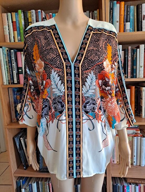 Rose & Olive Tops - Rose + Olive Boho Silky Floral V-Neck Batwing Sleeve Top With Back Cutout